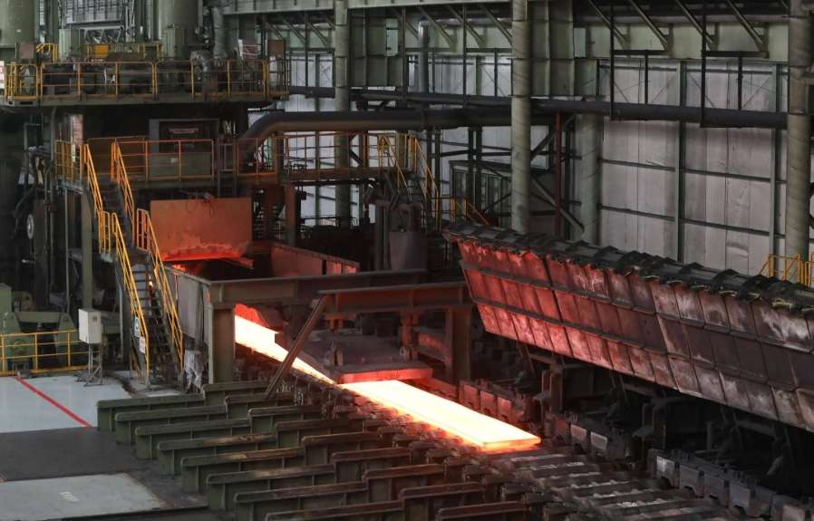 US Steel Prices Soar 215%, Threatening Industry 
